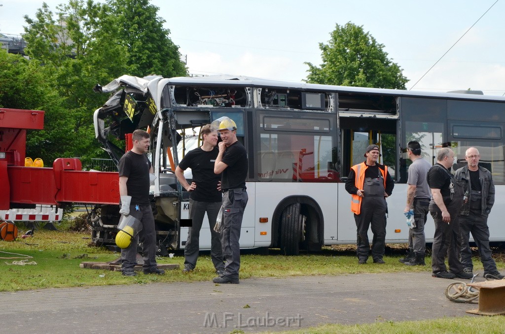 Endgueltige Bergung KVB Bus Koeln Porz P443.JPG - Miklos Laubert
